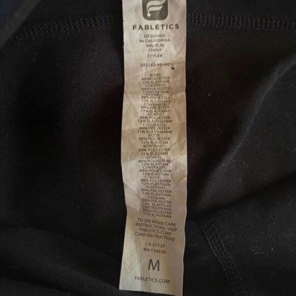 NWOT. Fabletics black yoga/workout pants - Picture 5 of 8